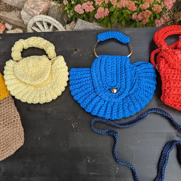 Various wool purses - Picture 4 of 7